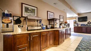 Best Western Plus Mt. Orab Inn - Image 4