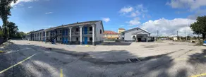 Super 7 Inn - Image 4