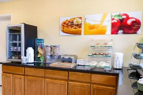 Rodeway Inn - Image 4