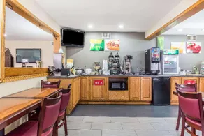 Quality Inn - Image 3