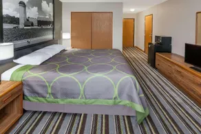 Super 8 by Wyndham Watseka - Image 2