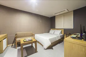 Hotel The Hue - Image 5