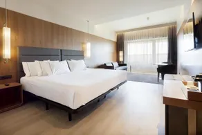 AC Hotel Sants - Image 2