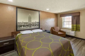 Super 8 by Wyndham Tulsa/Arpt/St Fairgrounds - Image 3