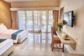 Patra Jasa Anyer Beach Resort - Image 2