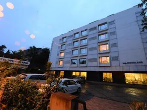 Hotel Woodland - Image 3