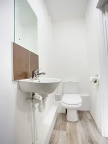 OYO Brunel Hotel - Image 4