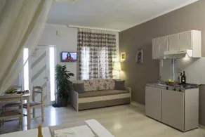 Elia Stalos - Image 3