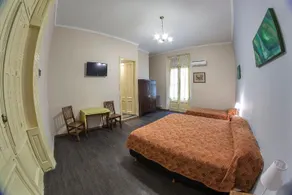 Hotel Reina - Image 2
