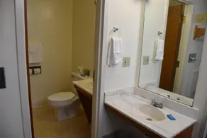 Elkins Economy Inn - Image 5