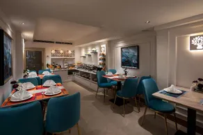Dahlia Hotel - Image 5