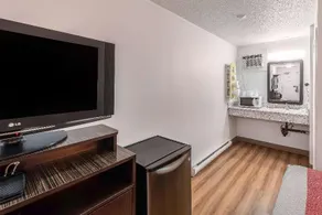 Skyline Motel - Image 2