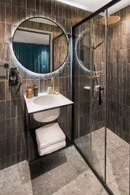 Boutique Hotel First City Den Haag - Image 5