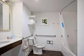 Hampton Inn Moultrie - Image 2
