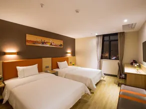 IU Hotel Chongzhou Qinhe Square - Image 5