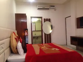 Hotel Namaskar - Image 2