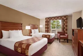 Days Inn by Wyndham Airport/Maine Mall - Image 2