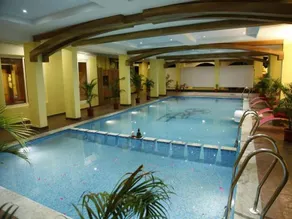 Redfox Cinemascope An Apart Hotel - Image 3