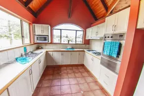 Yot Spot Holiday Apartments - Image 5