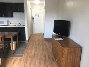 Host Inn and Suites - Image 3