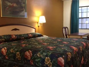 Budget Inn & Suites - Image 4
