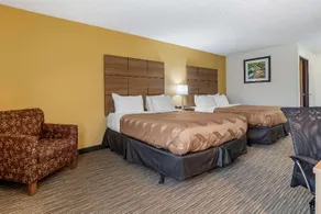 Quality Inn - Image 4