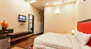 Yamuna Appartment - Image 5