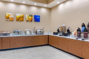 Comfort Suites Greensboro-High Point - Image 4