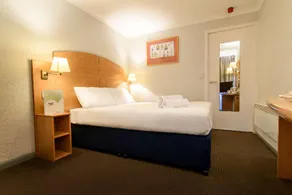 Travelodge Liverpool Central Queens Dock and Arena - Image 4