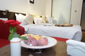 Hotel Mumbai House - Image 4