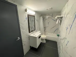 Knights Inn - Image 2