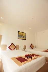 Prince Hotel - Image 5