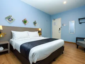 DK Hotel by OYO Rooms - Image 2