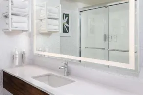Hampton Inn Savannah-Historic District - Image 3