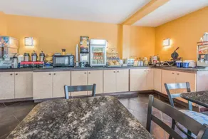 Quality Inn - Image 3