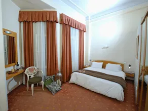 Kinissi Palace - Image 2