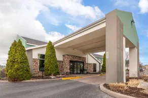 Best Western Plus Liverpool-Syracuse Inn & Suites - Image 5