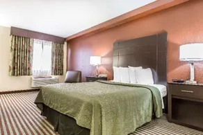 Quality Inn - Image 2