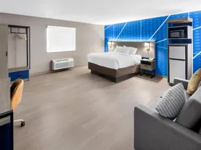 Comfort Inn - Image 3