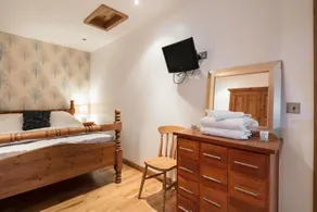 Luxury 1bedroom Lodge in Prestwich - Image 3