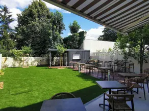 Bloom Hostel Bar Garden - Image 3
