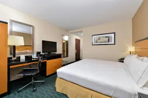 Holiday Inn Express New York JFK Airport Area - Image 5