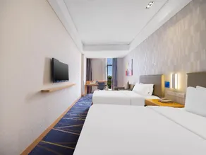 Holiday Inn Express Zhengzhou Airport - Image 2