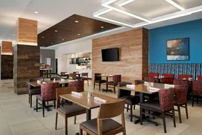 Hilton Garden Inn Milwaukee Brookfield Conference - Image 2