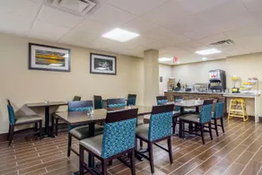 Comfort Inn Acworth - Image 2