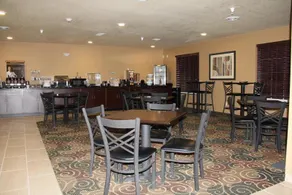 Castle Rock Inn & Suites - Image 3