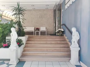 Hotel Riviera - Image 2