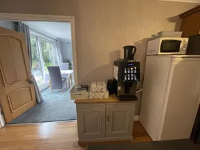 Haymills Guesthouse - Image 2