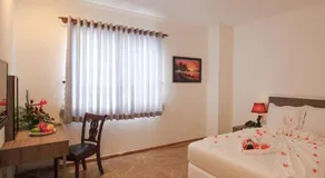 Den Long Do Hotel - Image 2