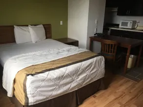 Host Inn and Suites - Image 4